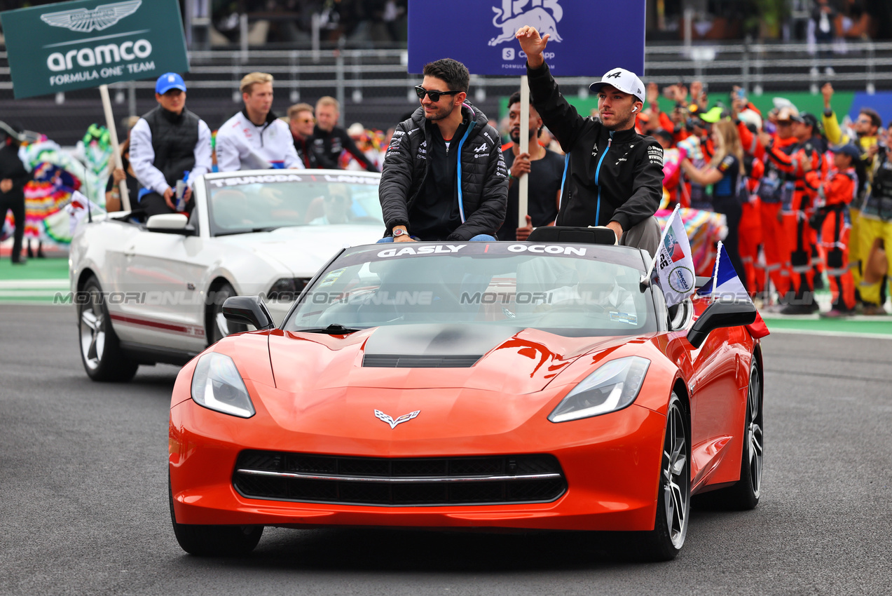 GP MESSICO, (L to R): Esteban Ocon (FRA) Alpine F1 Team e Pierre Gasly (FRA) Alpine F1 Team on the drivers' parade.

27.10.2024. Formula 1 World Championship, Rd 20, Mexican Grand Prix, Mexico City, Mexico, Gara Day.

- www.xpbimages.com, EMail: requests@xpbimages.com © Copyright: Batchelor / XPB Images