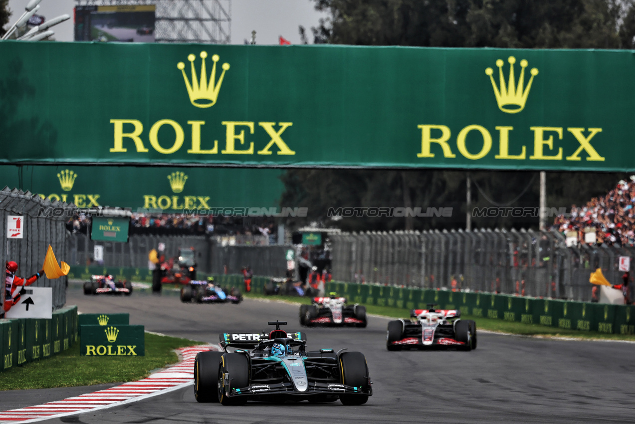 GP MESSICO, George Russell (GBR) Mercedes AMG F1 W15.

27.10.2024. Formula 1 World Championship, Rd 20, Mexican Grand Prix, Mexico City, Mexico, Gara Day.

- www.xpbimages.com, EMail: requests@xpbimages.com © Copyright: Moy / XPB Images