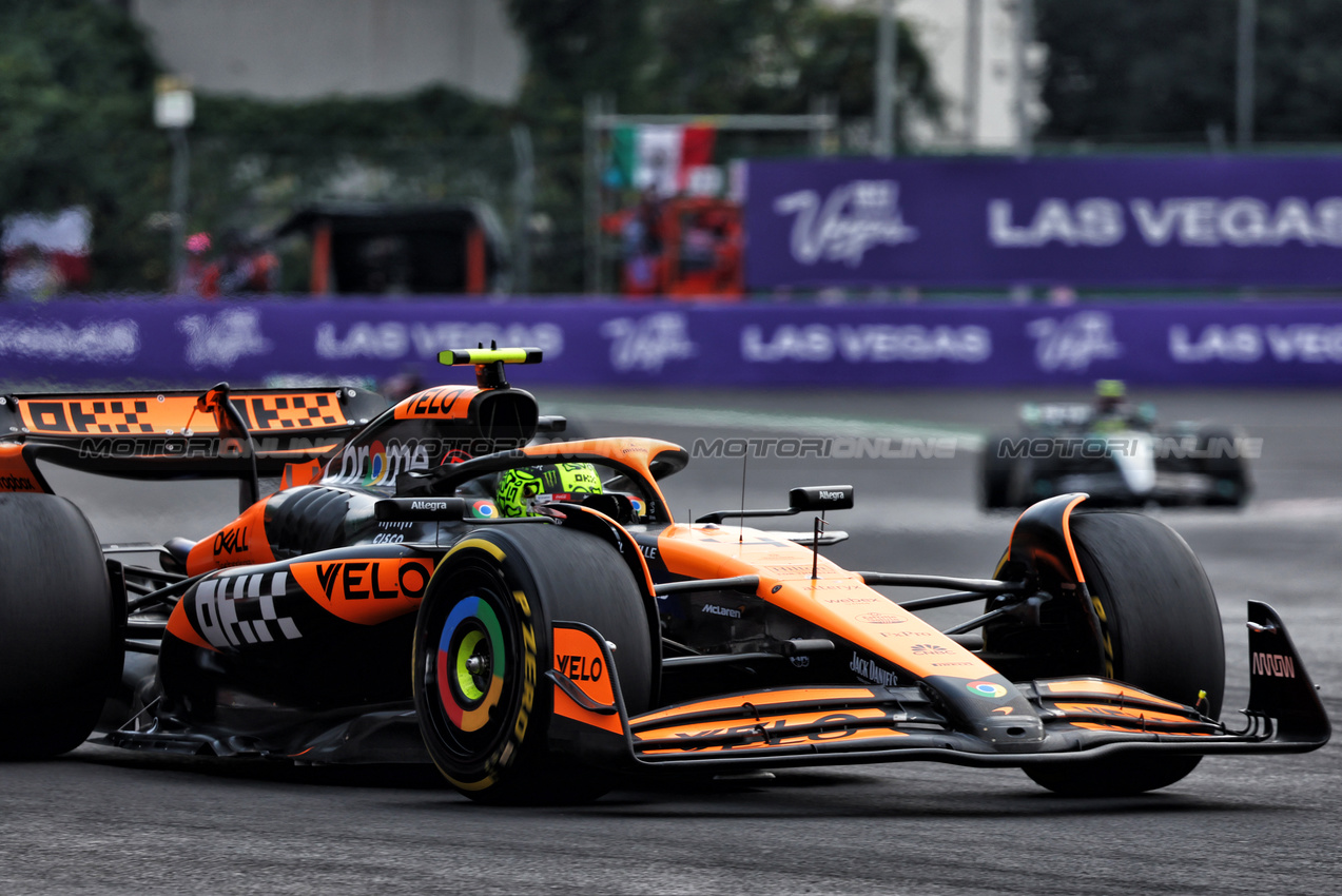 GP MESSICO, Lando Norris (GBR) McLaren MCL38.

27.10.2024. Formula 1 World Championship, Rd 20, Mexican Grand Prix, Mexico City, Mexico, Gara Day.

- www.xpbimages.com, EMail: requests@xpbimages.com © Copyright: Charniaux / XPB Images