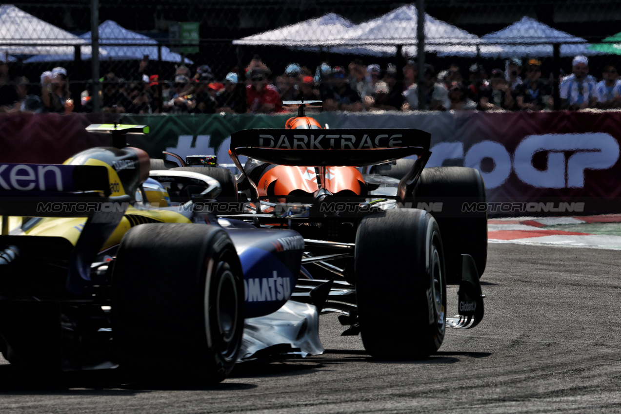 GP MESSICO, Oscar Piastri (AUS) McLaren MCL38.

27.10.2024. Formula 1 World Championship, Rd 20, Mexican Grand Prix, Mexico City, Mexico, Gara Day.

- www.xpbimages.com, EMail: requests@xpbimages.com © Copyright: Charniaux / XPB Images