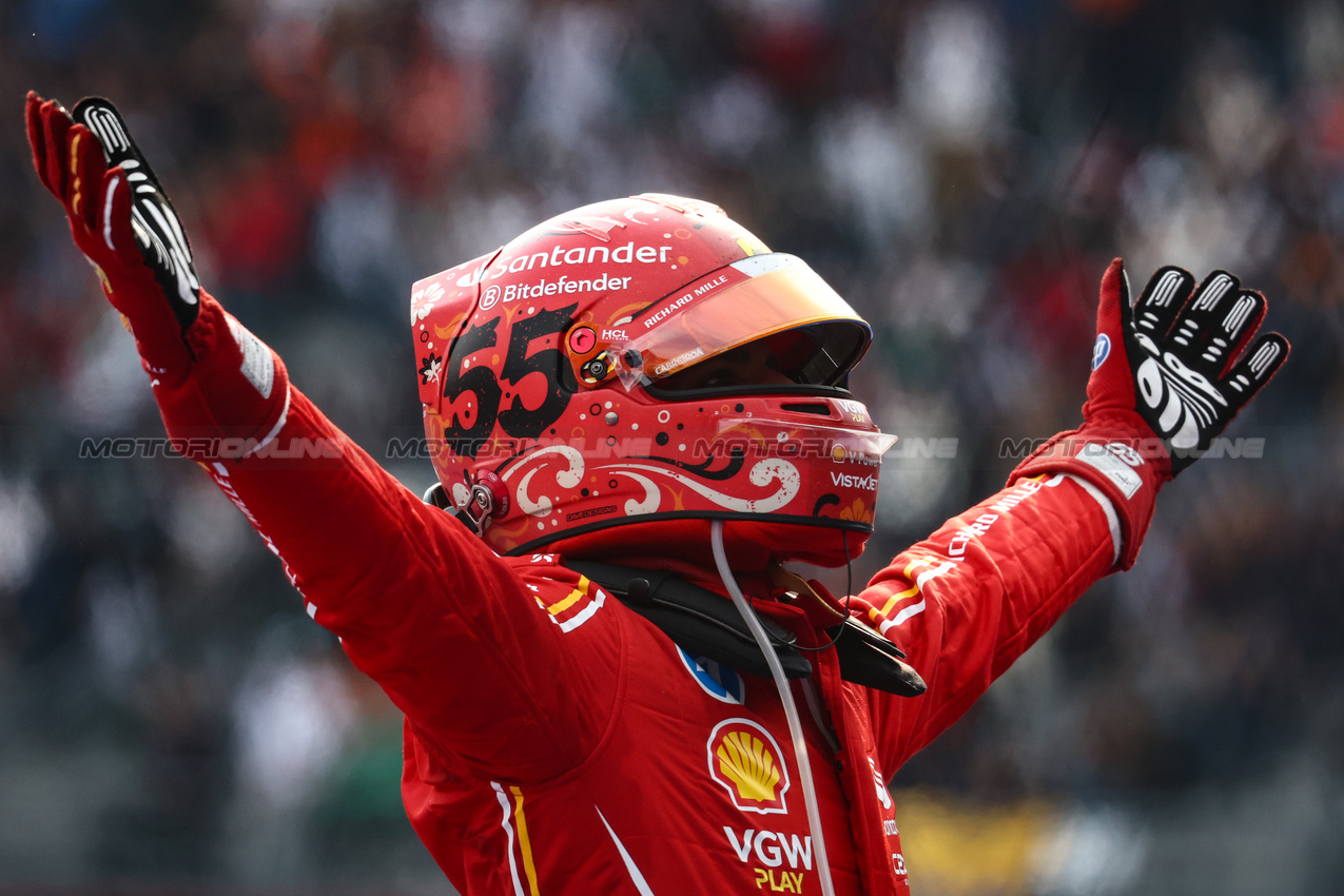 GP MESSICO, Carlos Sainz Jr (ESP), Ferrari 
27.10.2024. Formula 1 World Championship, Rd 20, Mexican Grand Prix, Mexico City, Mexico, Gara Day.
- www.xpbimages.com, EMail: requests@xpbimages.com © Copyright: Charniaux / XPB Images