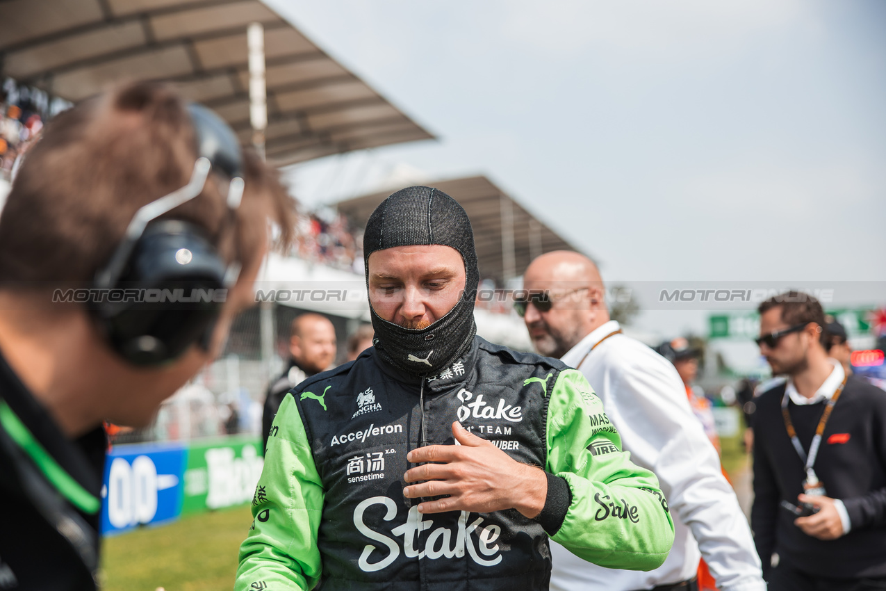 GP MESSICO, Valtteri Bottas (FIN) Sauber on the grid.

27.10.2024. Formula 1 World Championship, Rd 20, Mexican Grand Prix, Mexico City, Mexico, Gara Day.

- www.xpbimages.com, EMail: requests@xpbimages.com © Copyright: Bearne / XPB Images