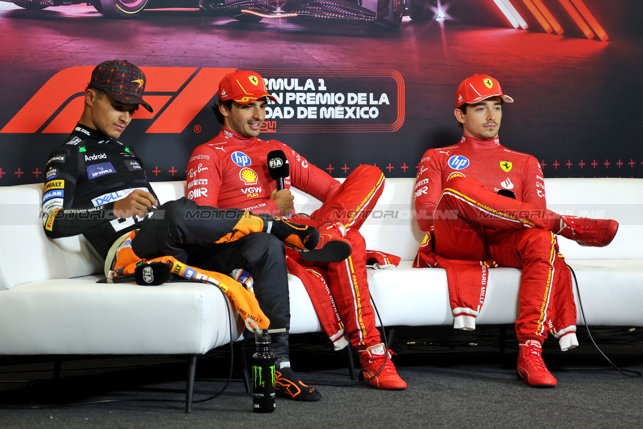 GP MESSICO, (L to R): Lando Norris (GBR) McLaren; Carlos Sainz Jr (ESP) Ferrari; e Charles Leclerc (MON) Ferrari, in the post race FIA Press Conference.

27.10.2024. Formula 1 World Championship, Rd 20, Mexican Grand Prix, Mexico City, Mexico, Gara Day.

- www.xpbimages.com, EMail: requests@xpbimages.com © Copyright: Bearne / XPB Images