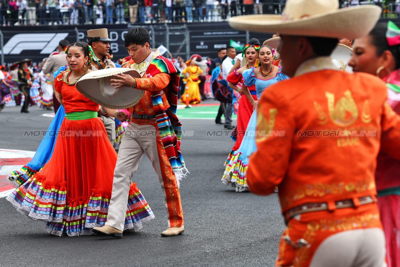 GP MESSICO, Drivers' Parade Atmosfera.

27.10.2024. Formula 1 World Championship, Rd 20, Mexican Grand Prix, Mexico City, Mexico, Gara Day.

- www.xpbimages.com, EMail: requests@xpbimages.com © Copyright: Batchelor / XPB Images