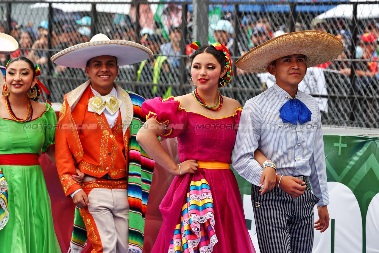 GP MESSICO, Drivers' Parade Atmosfera.

27.10.2024. Formula 1 World Championship, Rd 20, Mexican Grand Prix, Mexico City, Mexico, Gara Day.

 - www.xpbimages.com, EMail: requests@xpbimages.com © Copyright: Coates / XPB Images