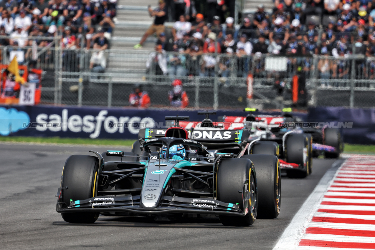 GP MESSICO, George Russell (GBR) Mercedes AMG F1 W15.

27.10.2024. Formula 1 World Championship, Rd 20, Mexican Grand Prix, Mexico City, Mexico, Gara Day.

- www.xpbimages.com, EMail: requests@xpbimages.com © Copyright: Bearne / XPB Images