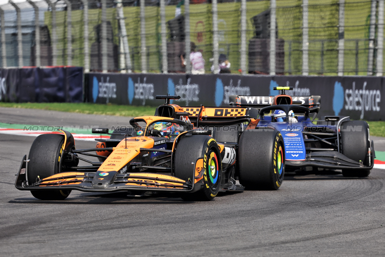 GP MESSICO, Oscar Piastri (AUS) McLaren MCL38.

27.10.2024. Formula 1 World Championship, Rd 20, Mexican Grand Prix, Mexico City, Mexico, Gara Day.

- www.xpbimages.com, EMail: requests@xpbimages.com © Copyright: Bearne / XPB Images