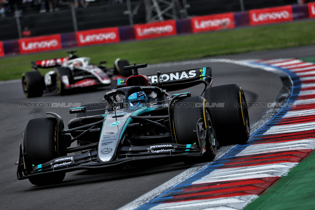 GP MESSICO, George Russell (GBR) Mercedes AMG F1 W15.

27.10.2024. Formula 1 World Championship, Rd 20, Mexican Grand Prix, Mexico City, Mexico, Gara Day.

 - www.xpbimages.com, EMail: requests@xpbimages.com © Copyright: Coates / XPB Images