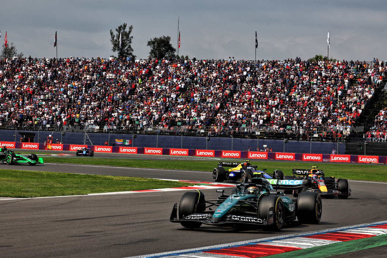 GP MESSICO, Fernando Alonso (ESP) Aston Martin F1 Team AMR24.

27.10.2024. Formula 1 World Championship, Rd 20, Mexican Grand Prix, Mexico City, Mexico, Gara Day.

 - www.xpbimages.com, EMail: requests@xpbimages.com © Copyright: Coates / XPB Images