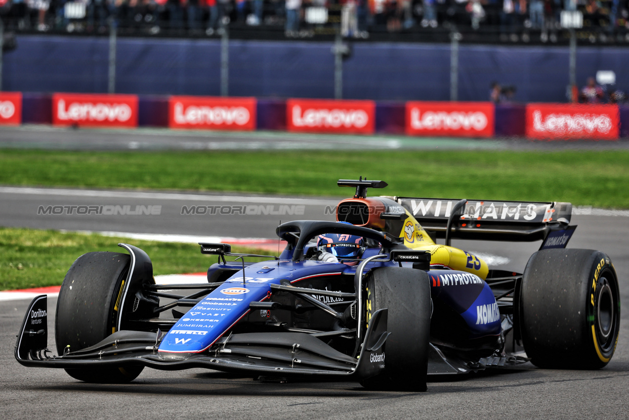 GP MESSICO, Alexander Albon (THA) Williams Racing FW46 with damage at the partenza of the race.

27.10.2024. Formula 1 World Championship, Rd 20, Mexican Grand Prix, Mexico City, Mexico, Gara Day.

 - www.xpbimages.com, EMail: requests@xpbimages.com © Copyright: Coates / XPB Images