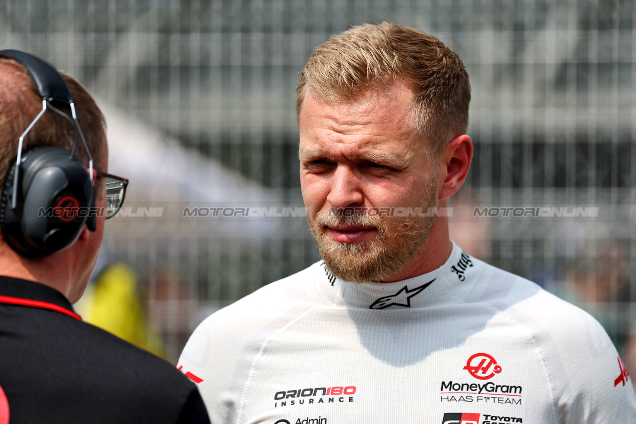 GP MESSICO, Kevin Magnussen (DEN) Haas F1 Team on the grid.

27.10.2024. Formula 1 World Championship, Rd 20, Mexican Grand Prix, Mexico City, Mexico, Gara Day.

- www.xpbimages.com, EMail: requests@xpbimages.com © Copyright: Charniaux / XPB Images