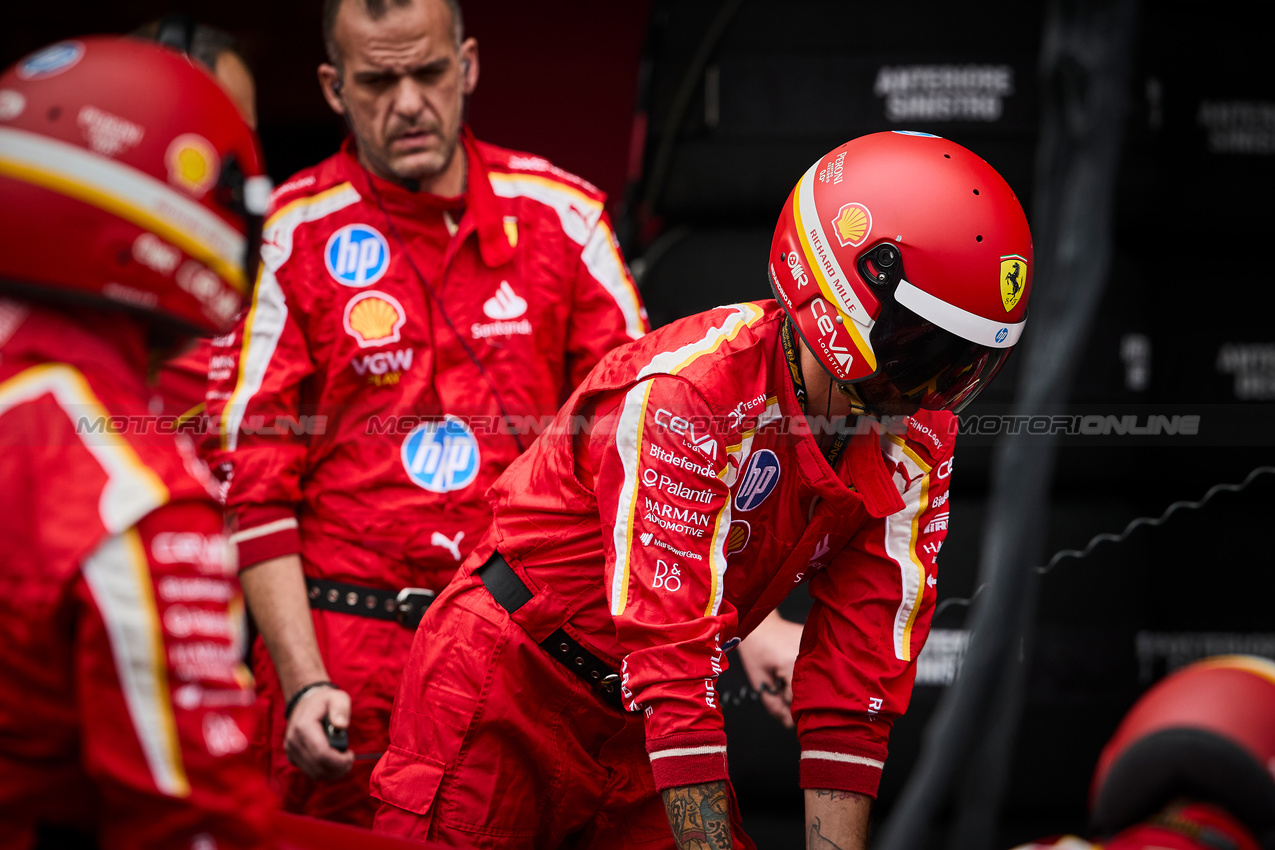 GP MESSICO, Ferrari meccanici.

27.10.2024. Formula 1 World Championship, Rd 20, Mexican Grand Prix, Mexico City, Mexico, Gara Day.

- www.xpbimages.com, EMail: requests@xpbimages.com © Copyright: XPB Images