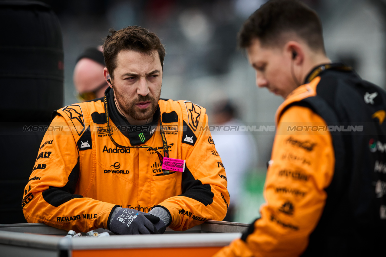 GP MESSICO, McLaren meccanici on the grid.

27.10.2024. Formula 1 World Championship, Rd 20, Mexican Grand Prix, Mexico City, Mexico, Gara Day.

- www.xpbimages.com, EMail: requests@xpbimages.com © Copyright: XPB Images