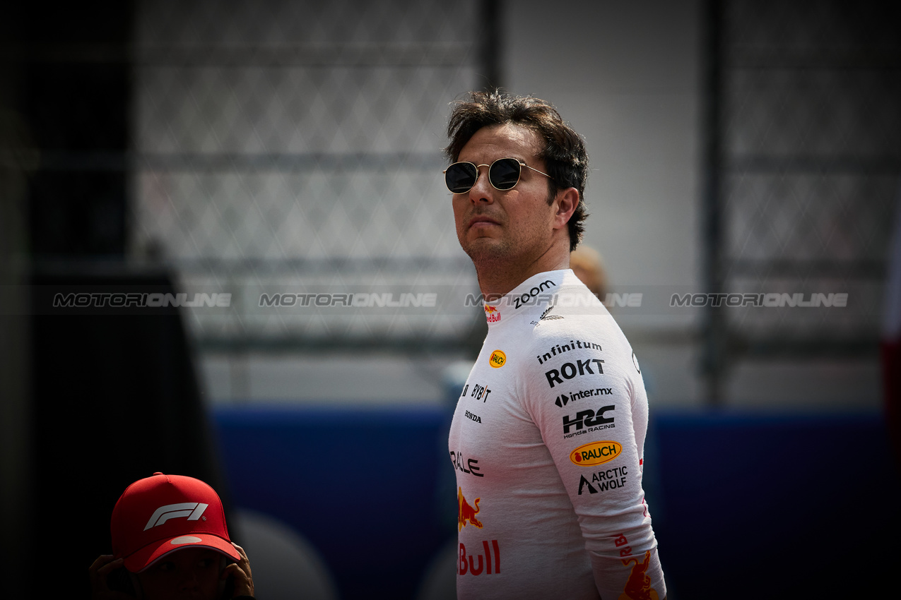 GP MESSICO, Sergio Perez (MEX) Red Bull Racing on the grid.

27.10.2024. Formula 1 World Championship, Rd 20, Mexican Grand Prix, Mexico City, Mexico, Gara Day.

- www.xpbimages.com, EMail: requests@xpbimages.com © Copyright: XPB Images