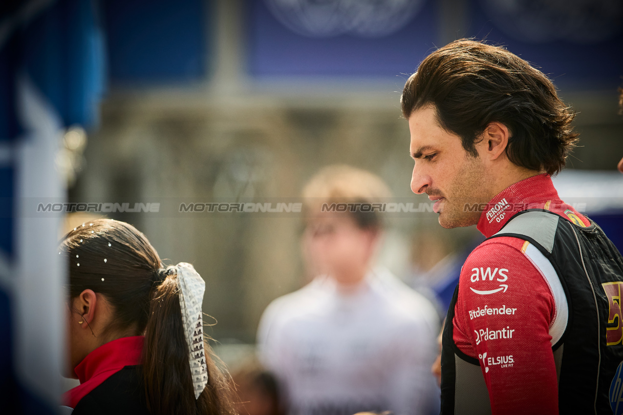 GP MESSICO, Carlos Sainz Jr (ESP) Ferrari on the grid.

27.10.2024. Formula 1 World Championship, Rd 20, Mexican Grand Prix, Mexico City, Mexico, Gara Day.

- www.xpbimages.com, EMail: requests@xpbimages.com © Copyright: XPB Images