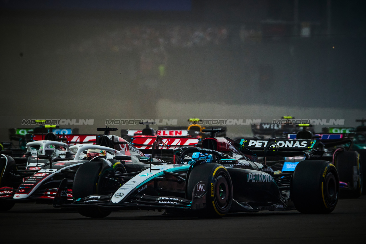 GP MESSICO, George Russell (GBR) Mercedes AMG F1 W15 at the partenza of the race.

27.10.2024. Formula 1 World Championship, Rd 20, Mexican Grand Prix, Mexico City, Mexico, Gara Day.

- www.xpbimages.com, EMail: requests@xpbimages.com © Copyright: XPB Images