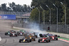 GP MESSICO, Max Verstappen (NLD) Red Bull Racing RB20 e Carlos Sainz Jr (ESP) Ferrari SF-24 lead at the partenza of the race.

27.10.2024. Formula 1 World Championship, Rd 20, Mexican Grand Prix, Mexico City, Mexico, Gara Day.

- www.xpbimages.com, EMail: requests@xpbimages.com © Copyright: Batchelor / XPB Images