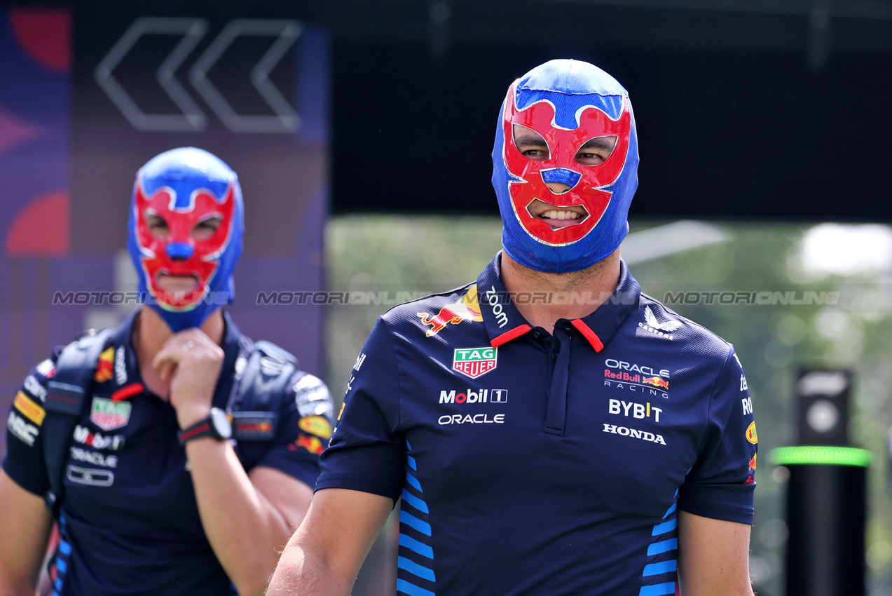 GP MESSICO, Sergio Perez (MEX) Red Bull Racing.

24.10.2024. Formula 1 World Championship, Rd 20, Mexican Grand Prix, Mexico City, Mexico, Preparation Day.

- www.xpbimages.com, EMail: requests@xpbimages.com © Copyright: Moy / XPB Images