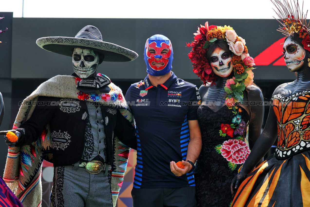 GP MESSICO, Sergio Perez (MEX) Red Bull Racing.

24.10.2024. Formula 1 World Championship, Rd 20, Mexican Grand Prix, Mexico City, Mexico, Preparation Day.

- www.xpbimages.com, EMail: requests@xpbimages.com © Copyright: Moy / XPB Images