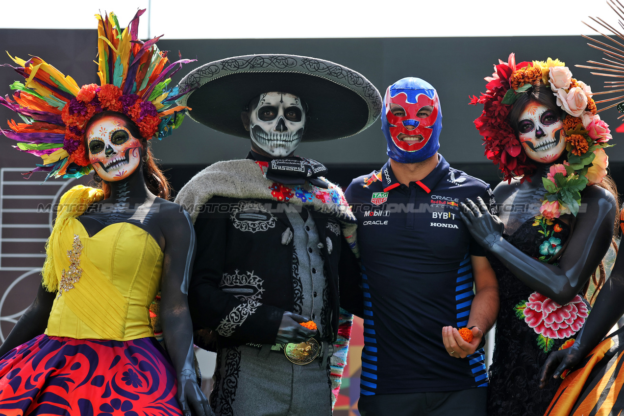 GP MESSICO, Sergio Perez (MEX) Red Bull Racing.

24.10.2024. Formula 1 World Championship, Rd 20, Mexican Grand Prix, Mexico City, Mexico, Preparation Day.

- www.xpbimages.com, EMail: requests@xpbimages.com © Copyright: Moy / XPB Images