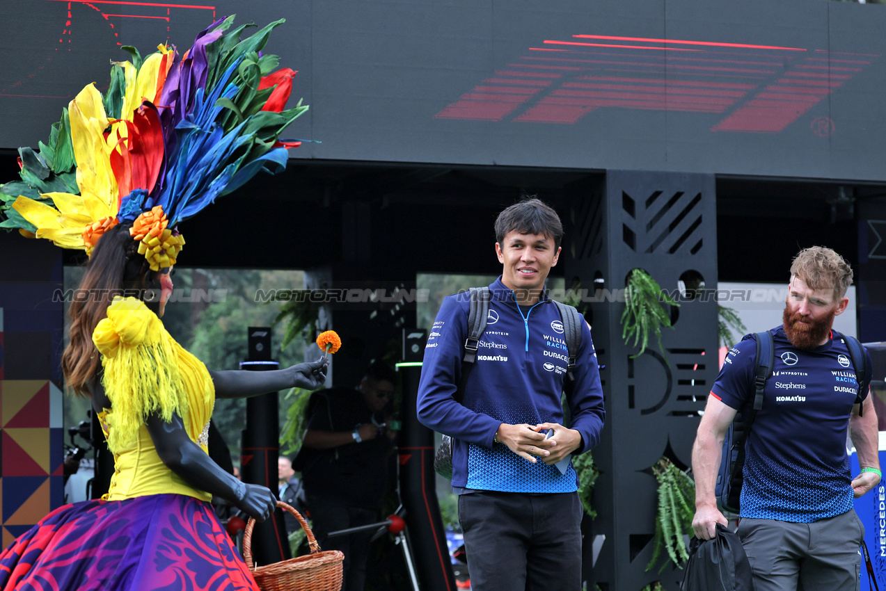 GP MESSICO, Alexander Albon (THA) Williams Racing.

24.10.2024. Formula 1 World Championship, Rd 20, Mexican Grand Prix, Mexico City, Mexico, Preparation Day.

- www.xpbimages.com, EMail: requests@xpbimages.com © Copyright: Bearne / XPB Images