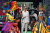 GP MESSICO, Esteban Ocon (FRA) Alpine F1 Team with Day of the Dead costume wearers.

24.10.2024. Formula 1 World Championship, Rd 20, Mexican Grand Prix, Mexico City, Mexico, Preparation Day.

- www.xpbimages.com, EMail: requests@xpbimages.com © Copyright: Moy / XPB Images