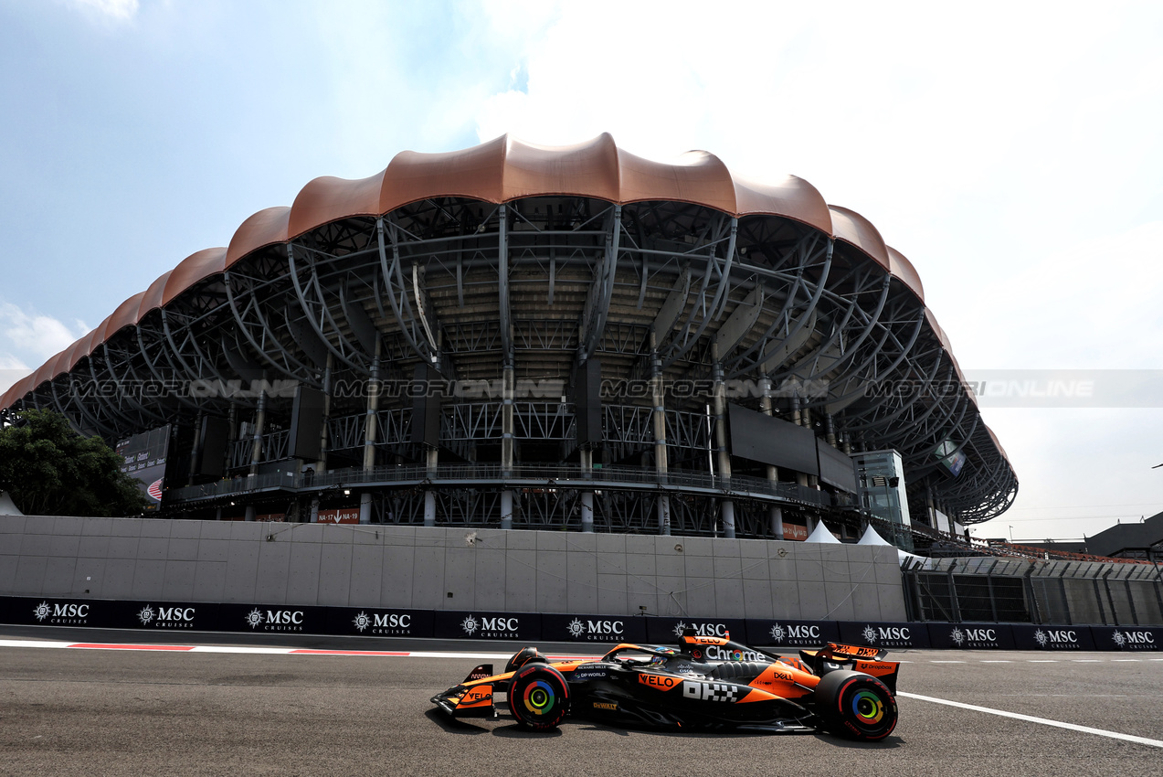 GP MESSICO, Oscar Piastri (AUS) McLaren MCL38.

26.10.2024. Formula 1 World Championship, Rd 20, Mexican Grand Prix, Mexico City, Mexico, Qualifiche Day.

- www.xpbimages.com, EMail: requests@xpbimages.com © Copyright: Moy / XPB Images