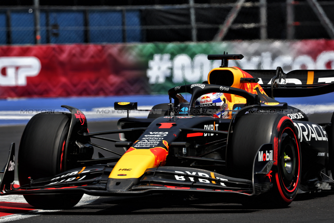 GP MESSICO, Max Verstappen (NLD) Red Bull Racing RB20.

26.10.2024. Formula 1 World Championship, Rd 20, Mexican Grand Prix, Mexico City, Mexico, Qualifiche Day.

 - www.xpbimages.com, EMail: requests@xpbimages.com © Copyright: Coates / XPB Images