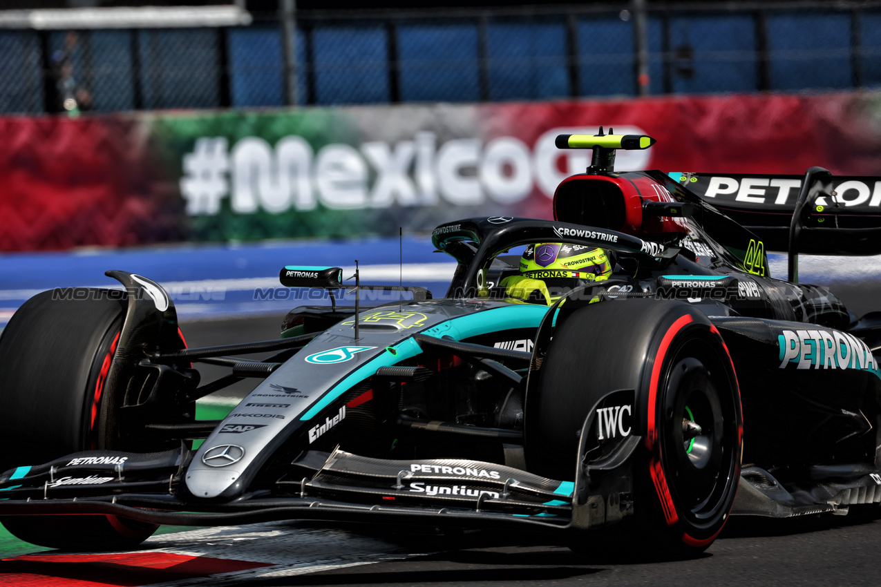 GP MESSICO, Lewis Hamilton (GBR) Mercedes AMG F1 W15.

26.10.2024. Formula 1 World Championship, Rd 20, Mexican Grand Prix, Mexico City, Mexico, Qualifiche Day.

 - www.xpbimages.com, EMail: requests@xpbimages.com © Copyright: Coates / XPB Images