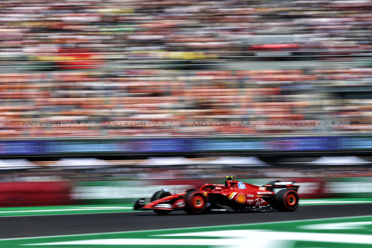 GP MESSICO, Carlos Sainz Jr (ESP) Ferrari SF-24.

26.10.2024. Formula 1 World Championship, Rd 20, Mexican Grand Prix, Mexico City, Mexico, Qualifiche Day.

 - www.xpbimages.com, EMail: requests@xpbimages.com © Copyright: Coates / XPB Images