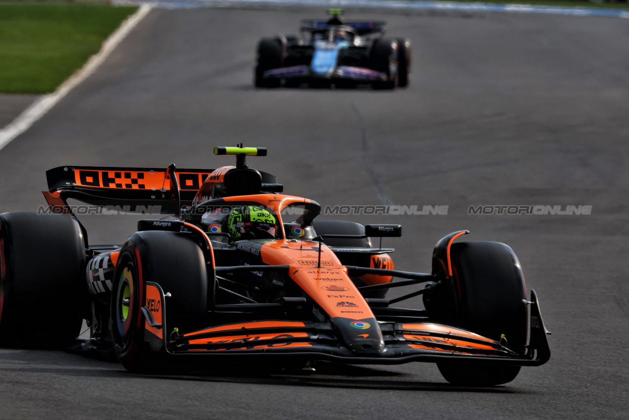 GP MESSICO, Lando Norris (GBR) McLaren MCL38.

26.10.2024. Formula 1 World Championship, Rd 20, Mexican Grand Prix, Mexico City, Mexico, Qualifiche Day.

- www.xpbimages.com, EMail: requests@xpbimages.com © Copyright: Charniaux / XPB Images