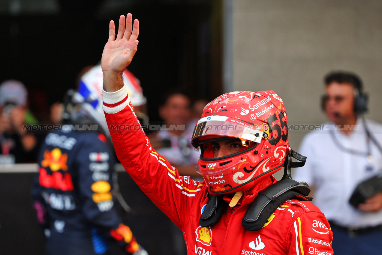 GP MESSICO, Carlos Sainz Jr (ESP) Ferrari celebrates his pole position in qualifying parc ferme.

26.10.2024. Formula 1 World Championship, Rd 20, Mexican Grand Prix, Mexico City, Mexico, Qualifiche Day.

- www.xpbimages.com, EMail: requests@xpbimages.com © Copyright: Batchelor / XPB Images