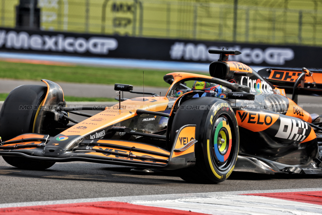 GP MESSICO, Oscar Piastri (AUS) McLaren MCL38.

26.10.2024. Formula 1 World Championship, Rd 20, Mexican Grand Prix, Mexico City, Mexico, Qualifiche Day.

- www.xpbimages.com, EMail: requests@xpbimages.com © Copyright: Bearne / XPB Images