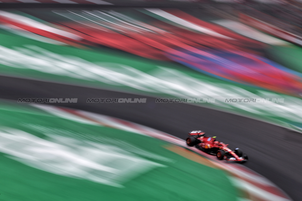 GP MESSICO, Carlos Sainz Jr (ESP) Ferrari SF-24.

26.10.2024. Formula 1 World Championship, Rd 20, Mexican Grand Prix, Mexico City, Mexico, Qualifiche Day.

- www.xpbimages.com, EMail: requests@xpbimages.com © Copyright: Moy / XPB Images