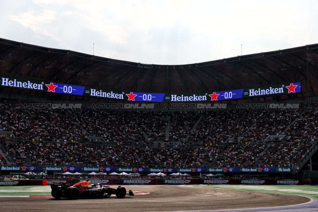 GP MESSICO, Max Verstappen (NLD) Red Bull Racing RB20.

26.10.2024. Formula 1 World Championship, Rd 20, Mexican Grand Prix, Mexico City, Mexico, Qualifiche Day.

 - www.xpbimages.com, EMail: requests@xpbimages.com © Copyright: Coates / XPB Images