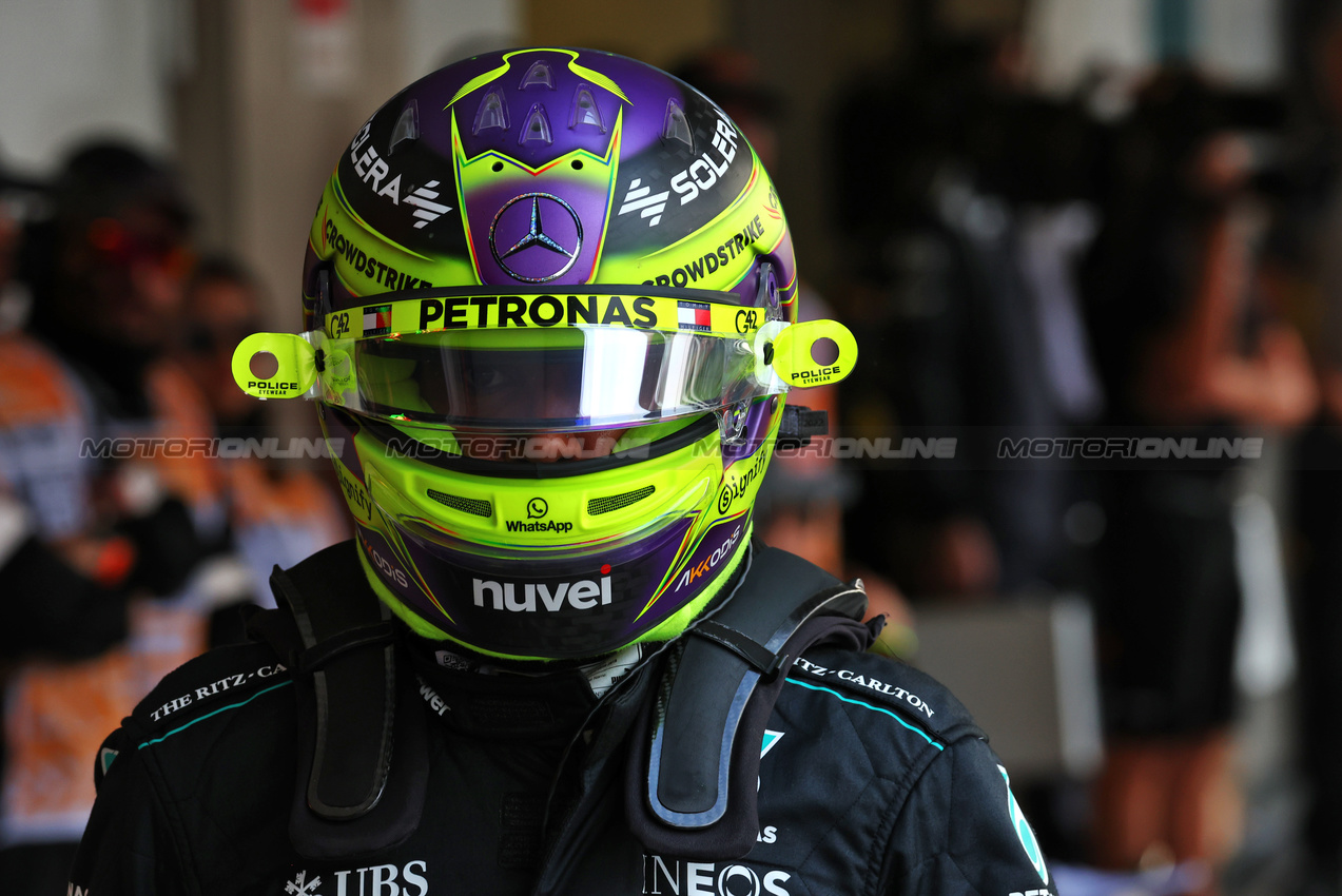 GP MESSICO, Lewis Hamilton (GBR) Mercedes AMG F1 in qualifying parc ferme.

26.10.2024. Formula 1 World Championship, Rd 20, Mexican Grand Prix, Mexico City, Mexico, Qualifiche Day.

 - www.xpbimages.com, EMail: requests@xpbimages.com © Copyright: Coates / XPB Images