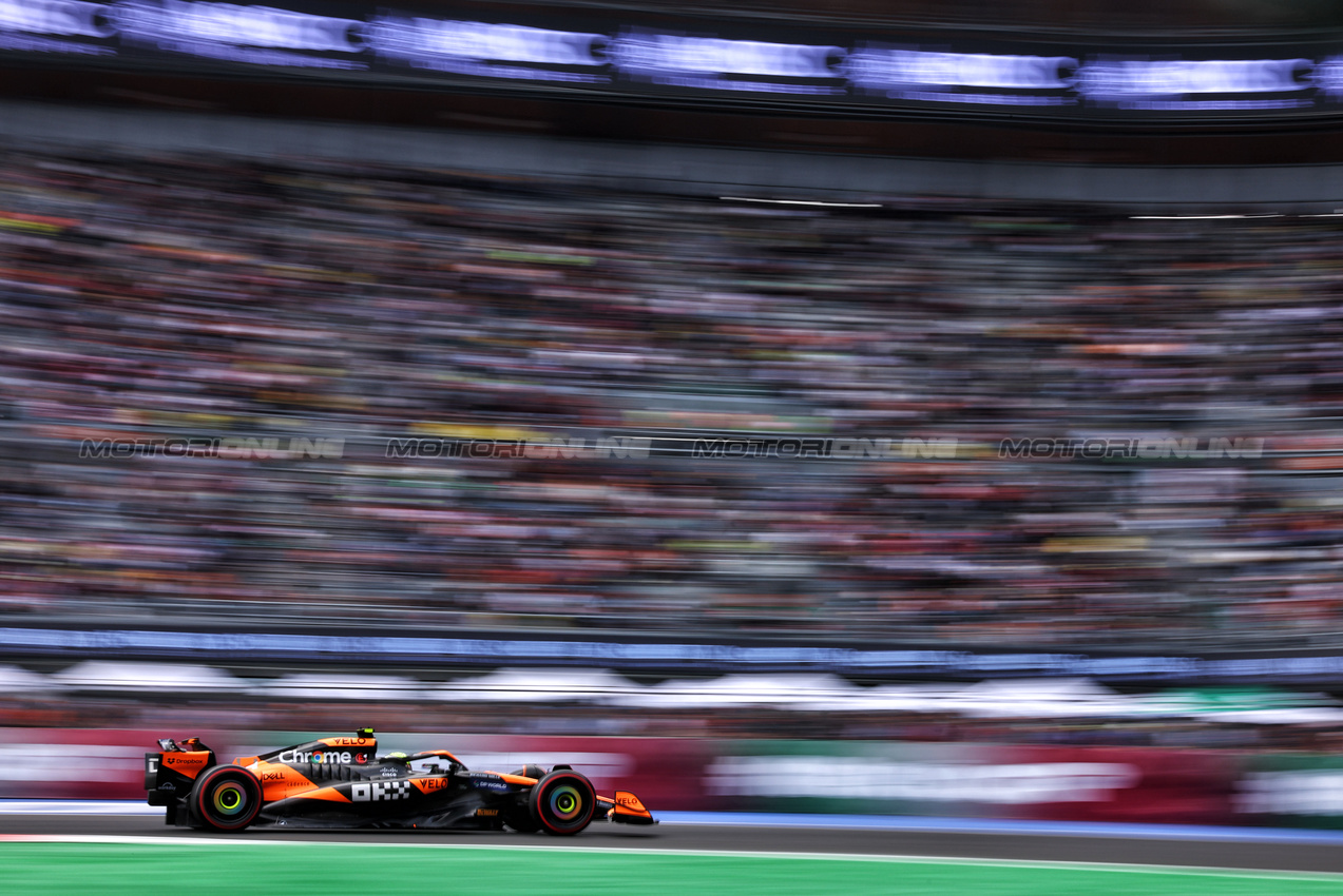 GP MESSICO, Lando Norris (GBR) McLaren MCL38.

26.10.2024. Formula 1 World Championship, Rd 20, Mexican Grand Prix, Mexico City, Mexico, Qualifiche Day.

- www.xpbimages.com, EMail: requests@xpbimages.com © Copyright: Charniaux / XPB Images