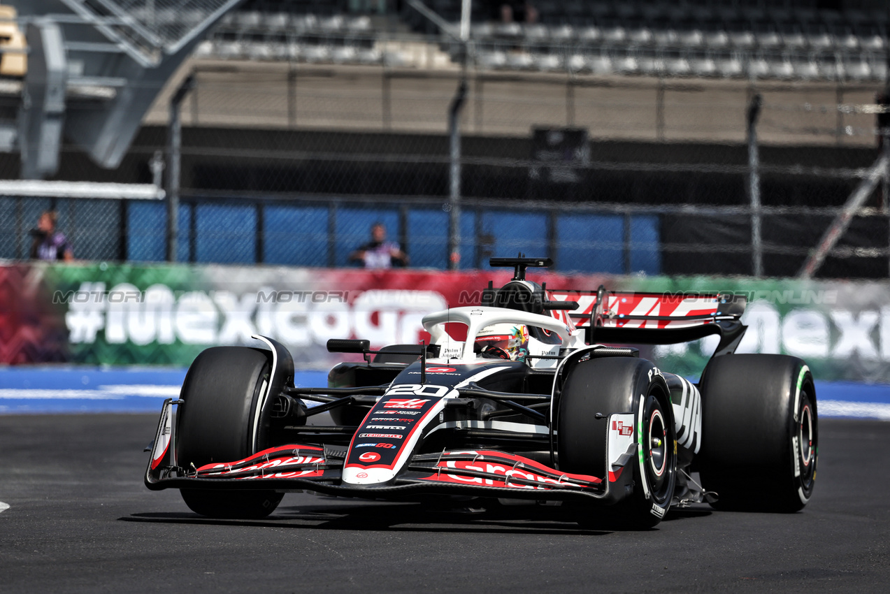 GP MESSICO, Kevin Magnussen (DEN) Haas VF-24.

25.10.2024. Formula 1 World Championship, Rd 20, Mexican Grand Prix, Mexico City, Mexico, Practice Day.

- www.xpbimages.com, EMail: requests@xpbimages.com © Copyright: Moy / XPB Images