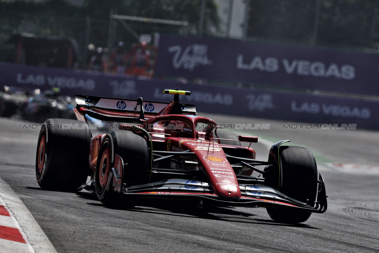 GP MESSICO, Carlos Sainz Jr (ESP) Ferrari SF-24.

25.10.2024. Formula 1 World Championship, Rd 20, Mexican Grand Prix, Mexico City, Mexico, Practice Day.

- www.xpbimages.com, EMail: requests@xpbimages.com © Copyright: Charniaux / XPB Images