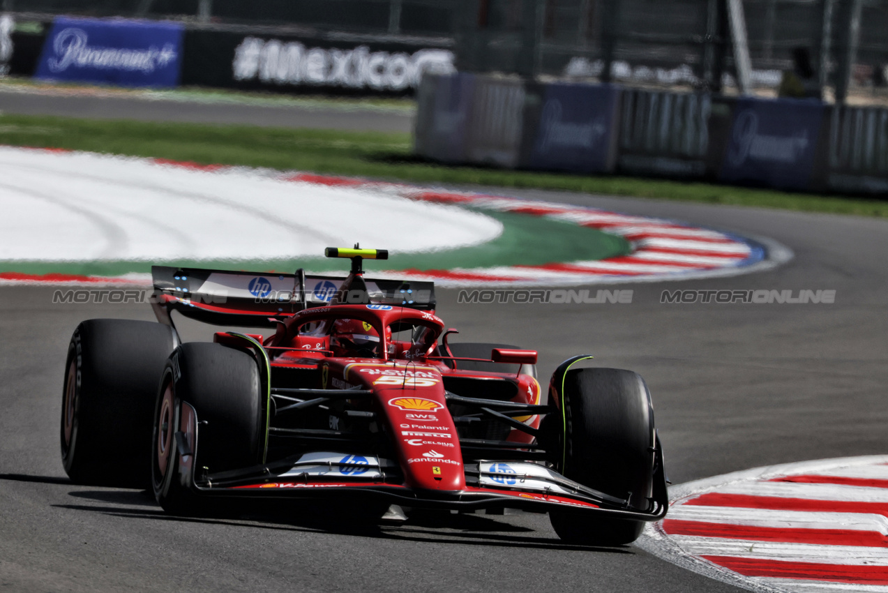 GP MESSICO, Carlos Sainz Jr (ESP) Ferrari SF-24.

25.10.2024. Formula 1 World Championship, Rd 20, Mexican Grand Prix, Mexico City, Mexico, Practice Day.

 - www.xpbimages.com, EMail: requests@xpbimages.com © Copyright: Coates / XPB Images