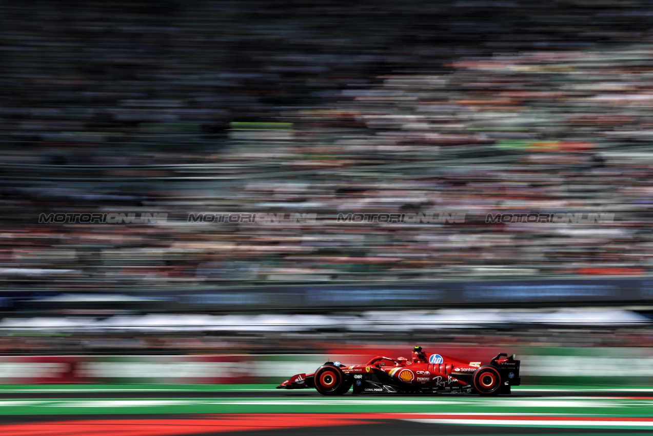 GP MESSICO, Carlos Sainz Jr (ESP) Ferrari SF-24.

25.10.2024. Formula 1 World Championship, Rd 20, Mexican Grand Prix, Mexico City, Mexico, Practice Day.

- www.xpbimages.com, EMail: requests@xpbimages.com © Copyright: Charniaux / XPB Images