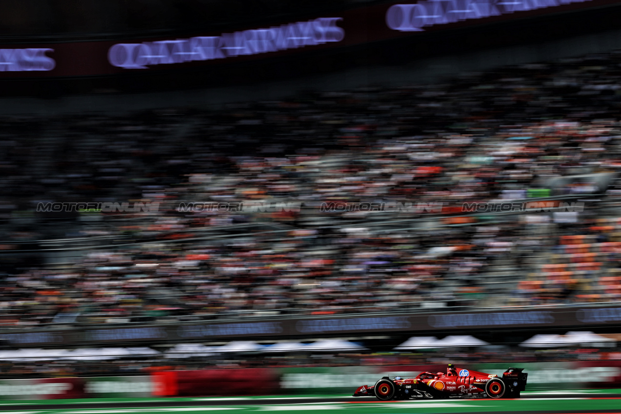 GP MESSICO, Carlos Sainz Jr (ESP) Ferrari SF-24.

25.10.2024. Formula 1 World Championship, Rd 20, Mexican Grand Prix, Mexico City, Mexico, Practice Day.

- www.xpbimages.com, EMail: requests@xpbimages.com © Copyright: Charniaux / XPB Images