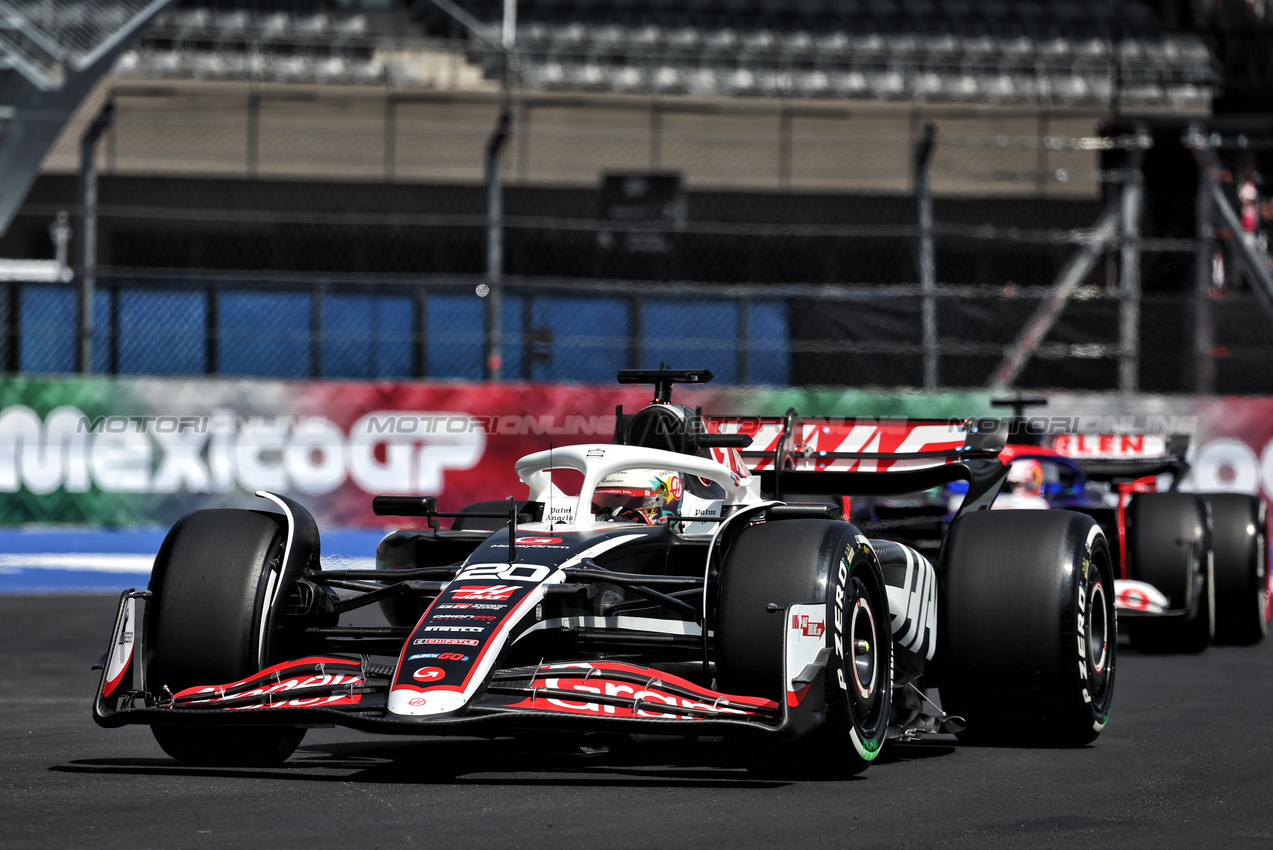 GP MESSICO, Kevin Magnussen (DEN) Haas VF-24.

25.10.2024. Formula 1 World Championship, Rd 20, Mexican Grand Prix, Mexico City, Mexico, Practice Day.

- www.xpbimages.com, EMail: requests@xpbimages.com © Copyright: Moy / XPB Images