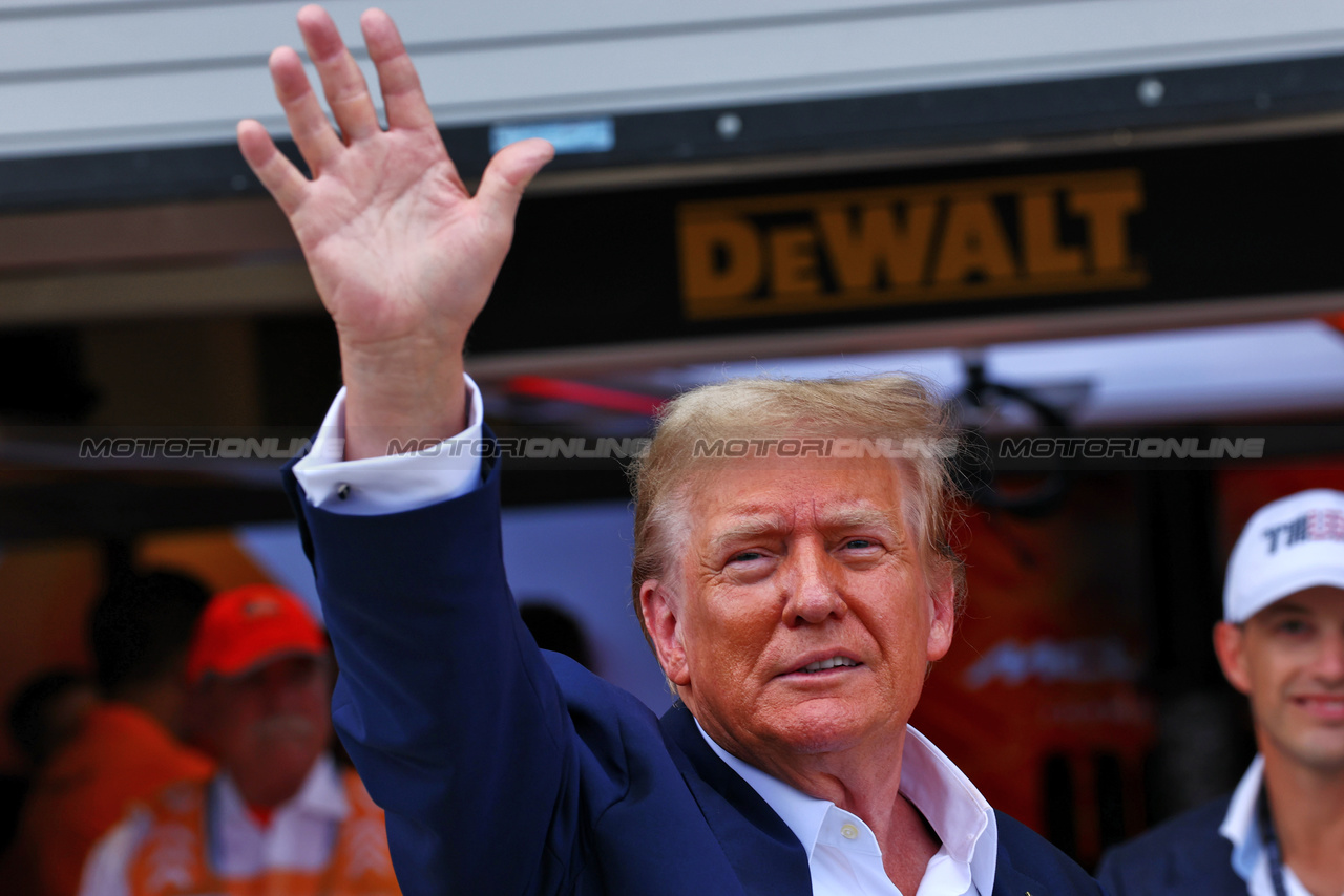 GP MIAMI, Donald Trump (USA) Politician e Businesman.

05.05.2024. Formula 1 World Championship, Rd 6, Miami Grand Prix, Miami, Florida, USA, Gara Day.

 - www.xpbimages.com, EMail: requests@xpbimages.com © Copyright: Coates / XPB Images