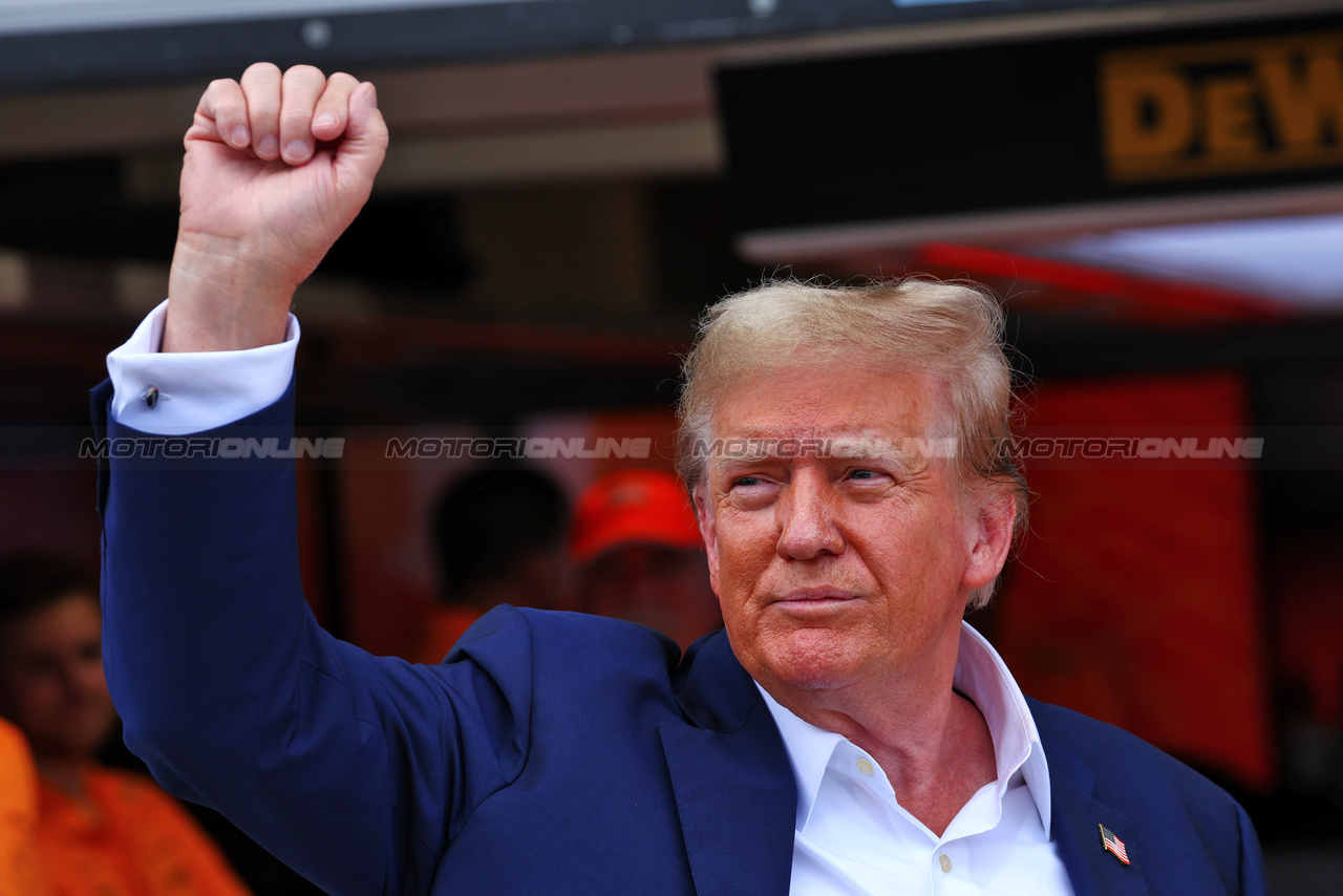 GP MIAMI, Donald Trump (USA) Politician e Businesman.

05.05.2024. Formula 1 World Championship, Rd 6, Miami Grand Prix, Miami, Florida, USA, Gara Day.

 - www.xpbimages.com, EMail: requests@xpbimages.com © Copyright: Coates / XPB Images