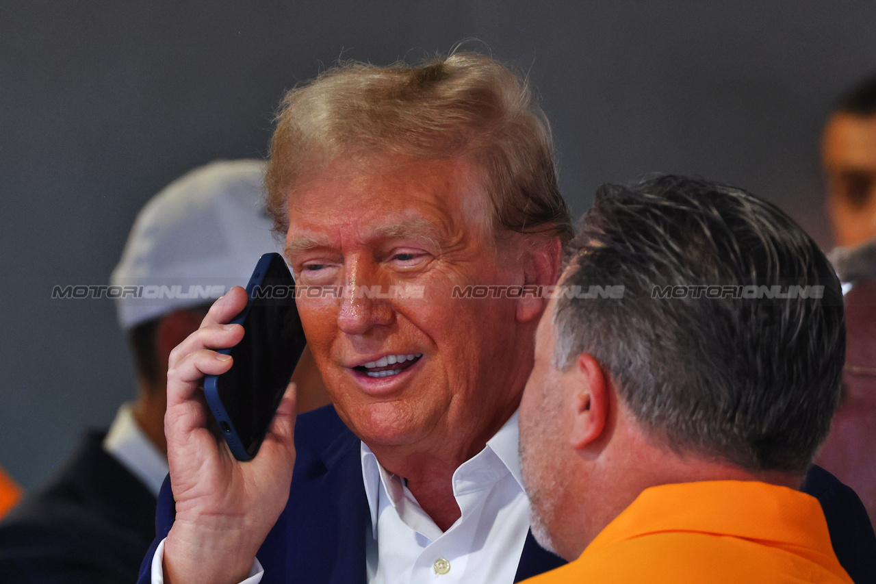 GP MIAMI, (L to R): Donald Trump (USA) Politician e Businesman with Zak Brown (USA) McLaren Executive Director.

05.05.2024. Formula 1 World Championship, Rd 6, Miami Grand Prix, Miami, Florida, USA, Gara Day.

 - www.xpbimages.com, EMail: requests@xpbimages.com © Copyright: Coates / XPB Images