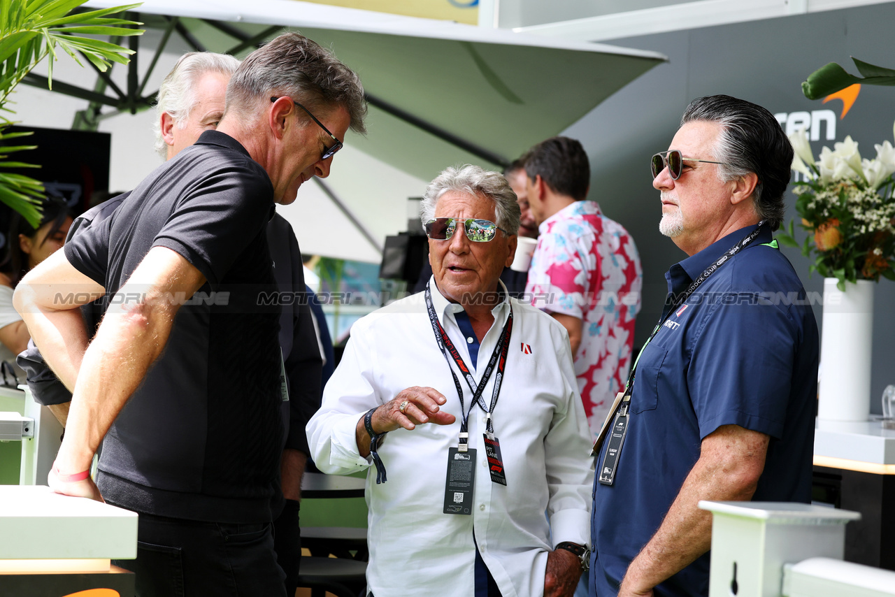 GP MIAMI, (L to R): Graeme Lowdon (GBR) with Mario Andretti (USA) e Michael Andretti (USA) Andretti Global Chairman e CEO.

05.05.2024. Formula 1 World Championship, Rd 6, Miami Grand Prix, Miami, Florida, USA, Gara Day.

- www.xpbimages.com, EMail: requests@xpbimages.com © Copyright: Moy / XPB Images