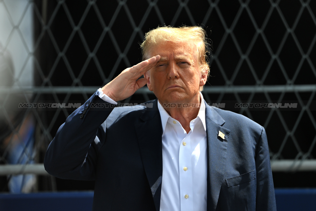 GP MIAMI, Donald Trump (USA) Politician e Businesman on the grid.

05.05.2024. Formula 1 World Championship, Rd 6, Miami Grand Prix, Miami, Florida, USA, Gara Day.

- www.xpbimages.com, EMail: requests@xpbimages.com © Copyright: Price / XPB Images