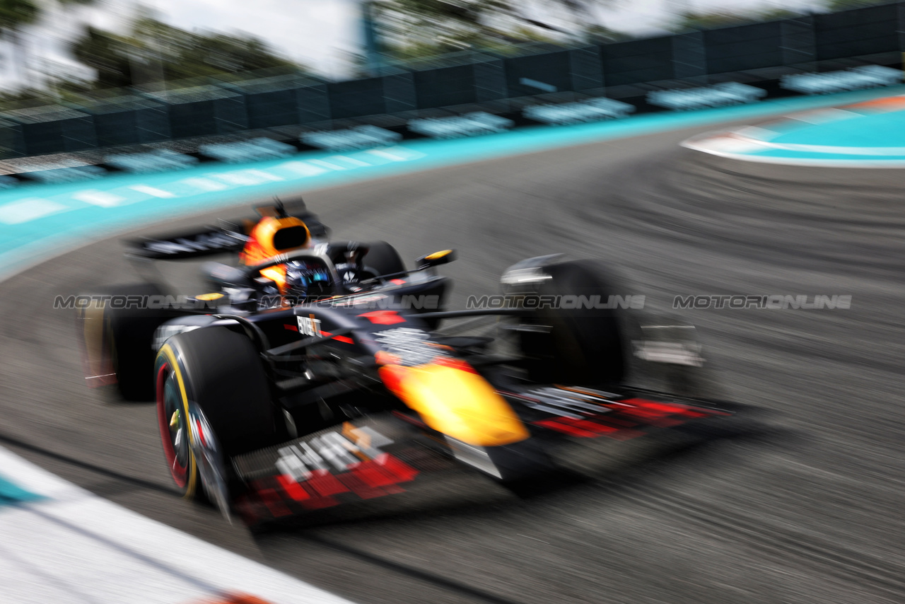 GP MIAMI, Max Verstappen (NLD) Red Bull Racing RB20.

05.05.2024. Formula 1 World Championship, Rd 6, Miami Grand Prix, Miami, Florida, USA, Gara Day.

- www.xpbimages.com, EMail: requests@xpbimages.com © Copyright: Bearne / XPB Images