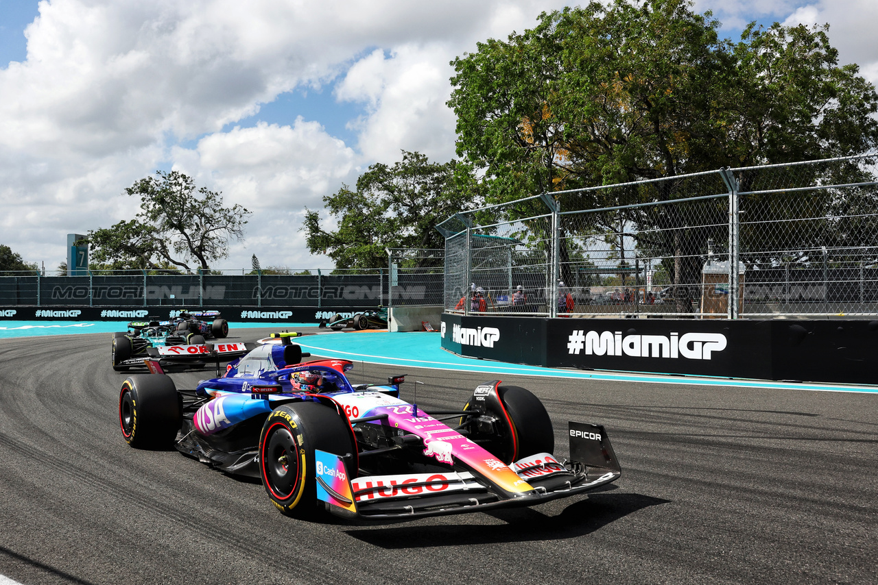 GP MIAMI, Yuki Tsunoda (JPN) RB VCARB 01.

05.05.2024. Formula 1 World Championship, Rd 6, Miami Grand Prix, Miami, Florida, USA, Gara Day.

- www.xpbimages.com, EMail: requests@xpbimages.com © Copyright: Bearne / XPB Images